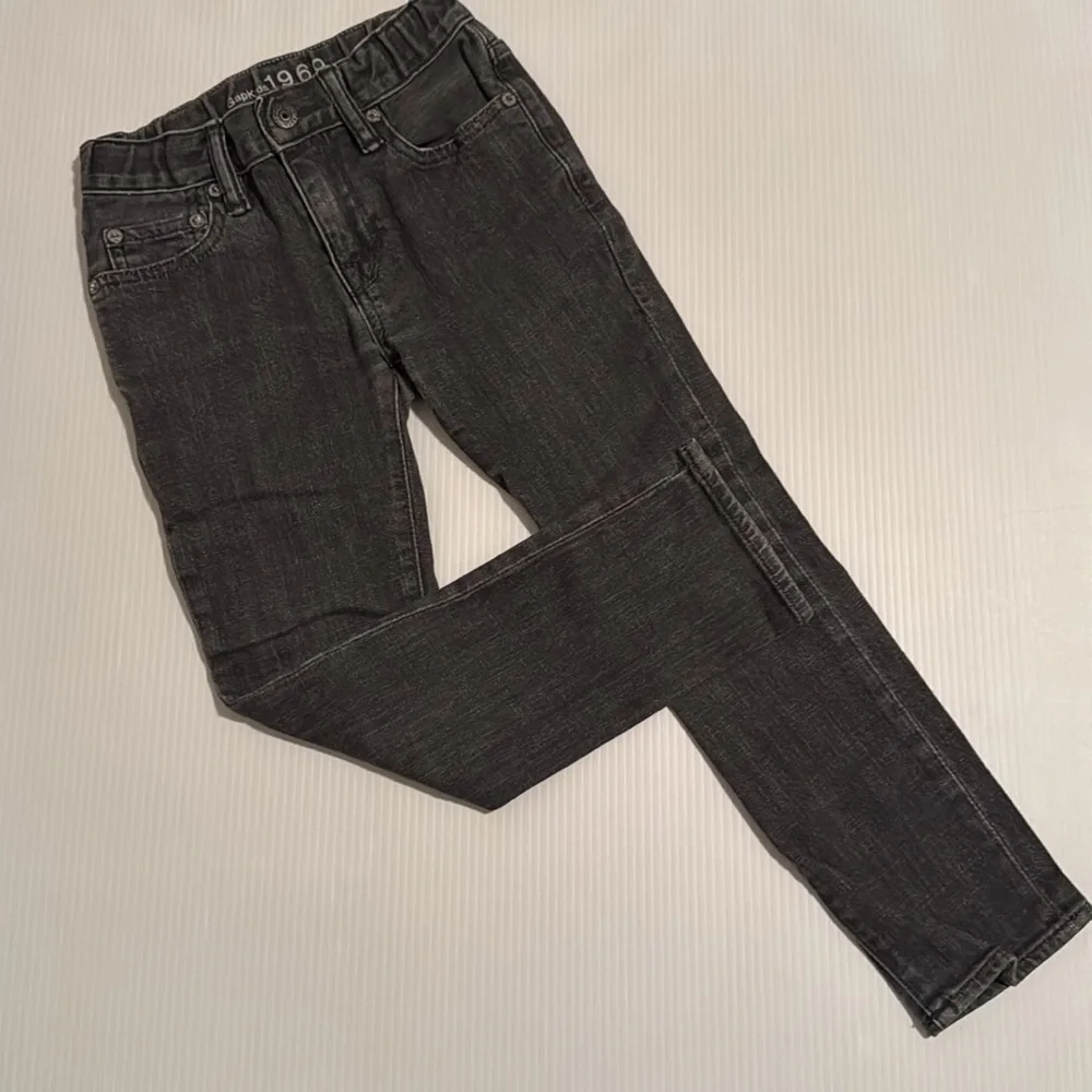 GAP kids 1969 gray skinny jeans.  Girls Size 6